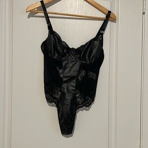 Classic Sexy Contrast Lace Underwire Teddy Bodysuit Lingerie